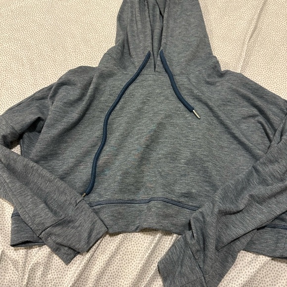 Blue sweater - Picture 1 of 2